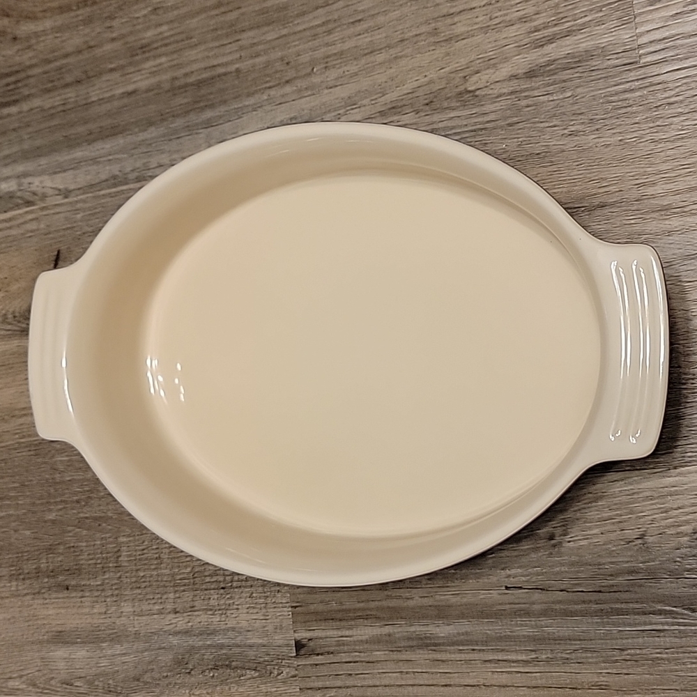 Le Creuset Cassis Oval Baking Dish - Picture 2 of 11